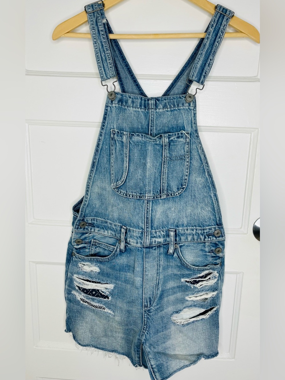 American Eagle Distressed Light Wash Denim Short Overalls Size S